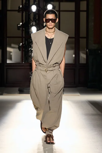 Look 22